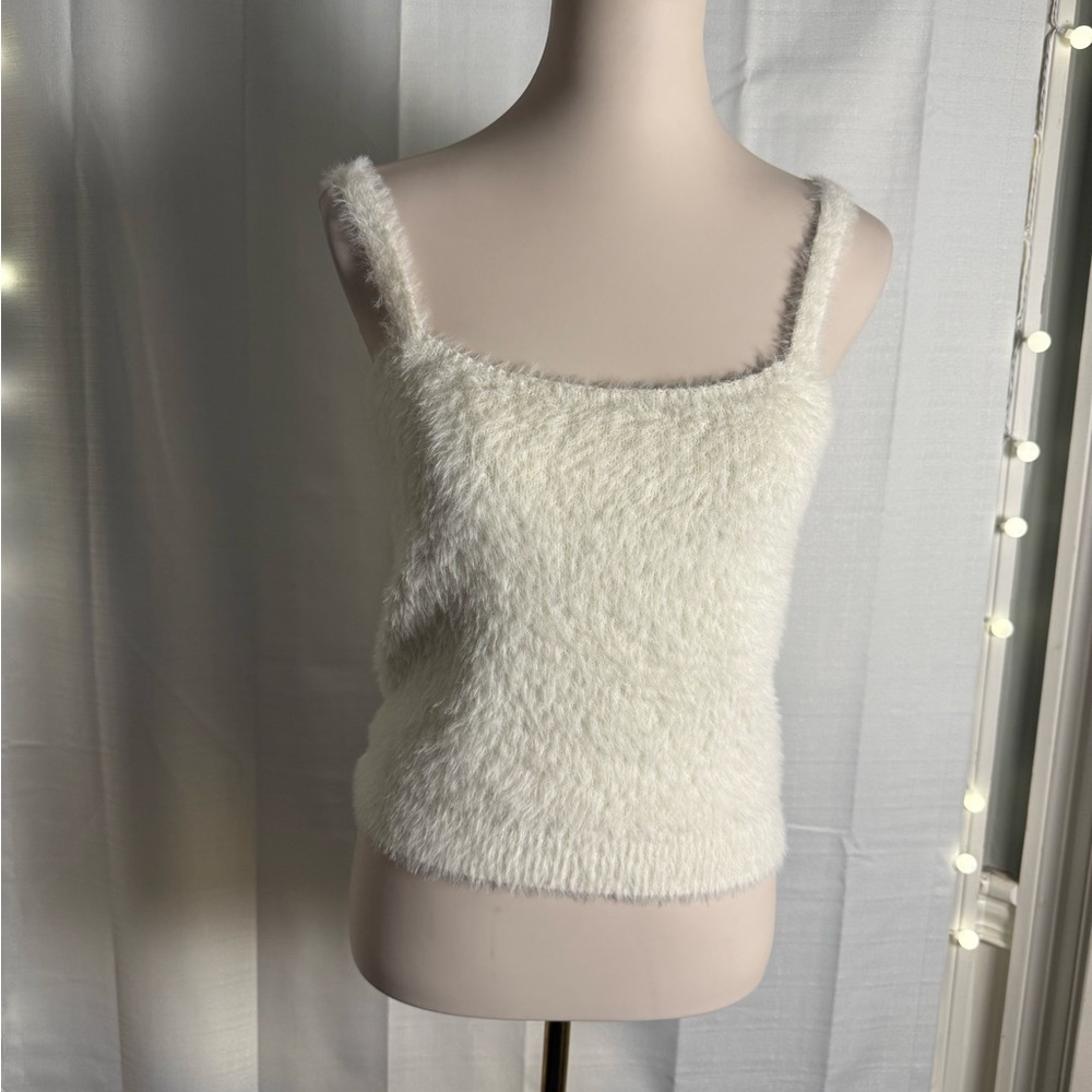 Willow & Wind Cream Fitted Sleeveless Tank Top Medium